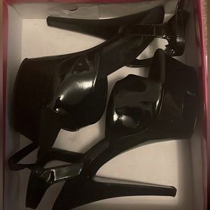 Black pleaser heels